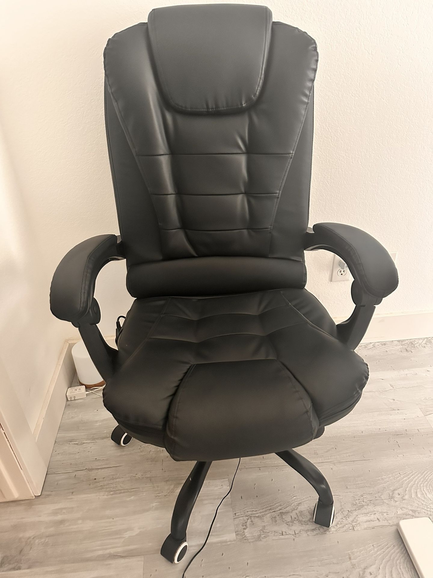 🔥 Hoffree Executive Massage Office Chair w/ Footrest – Ergonomic Reclining Leather Desk Chair, High-Back Swivel & Rolling Comfort for Home or Office