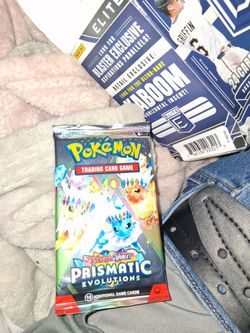Pokémon Scarlet & Violet Prismatic Evolutions Booster Pack
