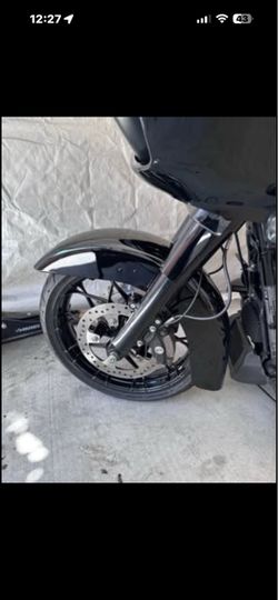 2019 HARLEY DAVIDSON ROADGLIDE FRONT STOCK FENDER GLOSS BLACK FRESH PAINTED