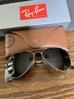 RAY BAN AVIATORS 58mm. SILVER FRAME WITH DARK GREY LENSES. BRAND NEW.  