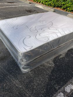 NEW QUEEN-SIZE MATTRESS & BOX SPRING - 2PC