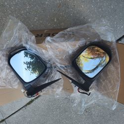 Power Side Door Mirrors 