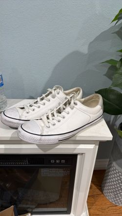 Size 13 Men’s Converse Shoe