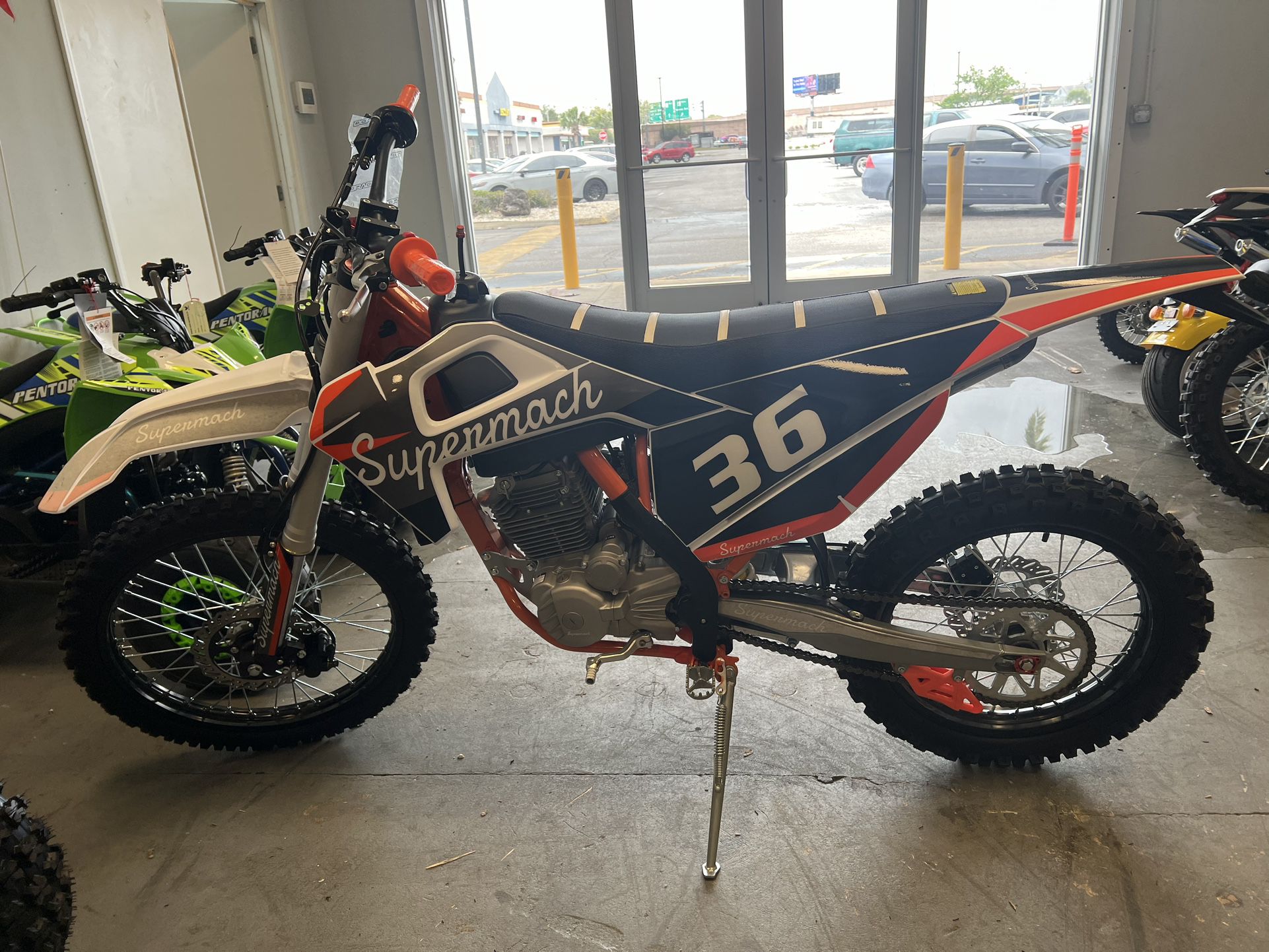 SuperMach 250CC Dirt Bike! Finance For $50 Down Payment!!