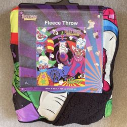 Killer Klowns From Outer Space Throw Blanket