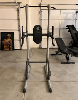 Gold’s Gym XR 10.9 Power Tower – Pull-Up, Dip & Vertical Knee Raise Station