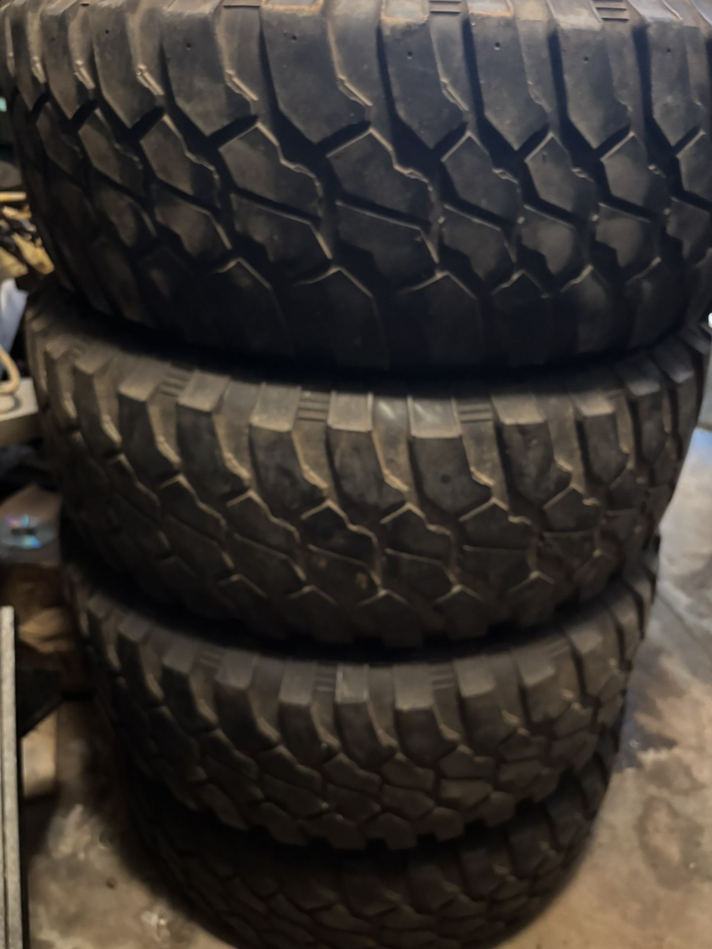 Tires 35•12.50R20 LT