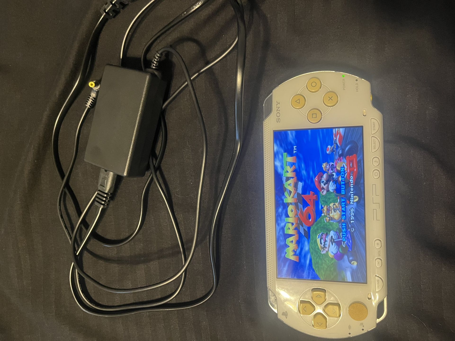 Psp Comes With +45 Games Downloaded