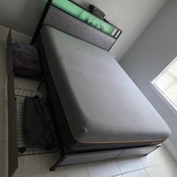 Selling Queen Bed Set Due To Moving