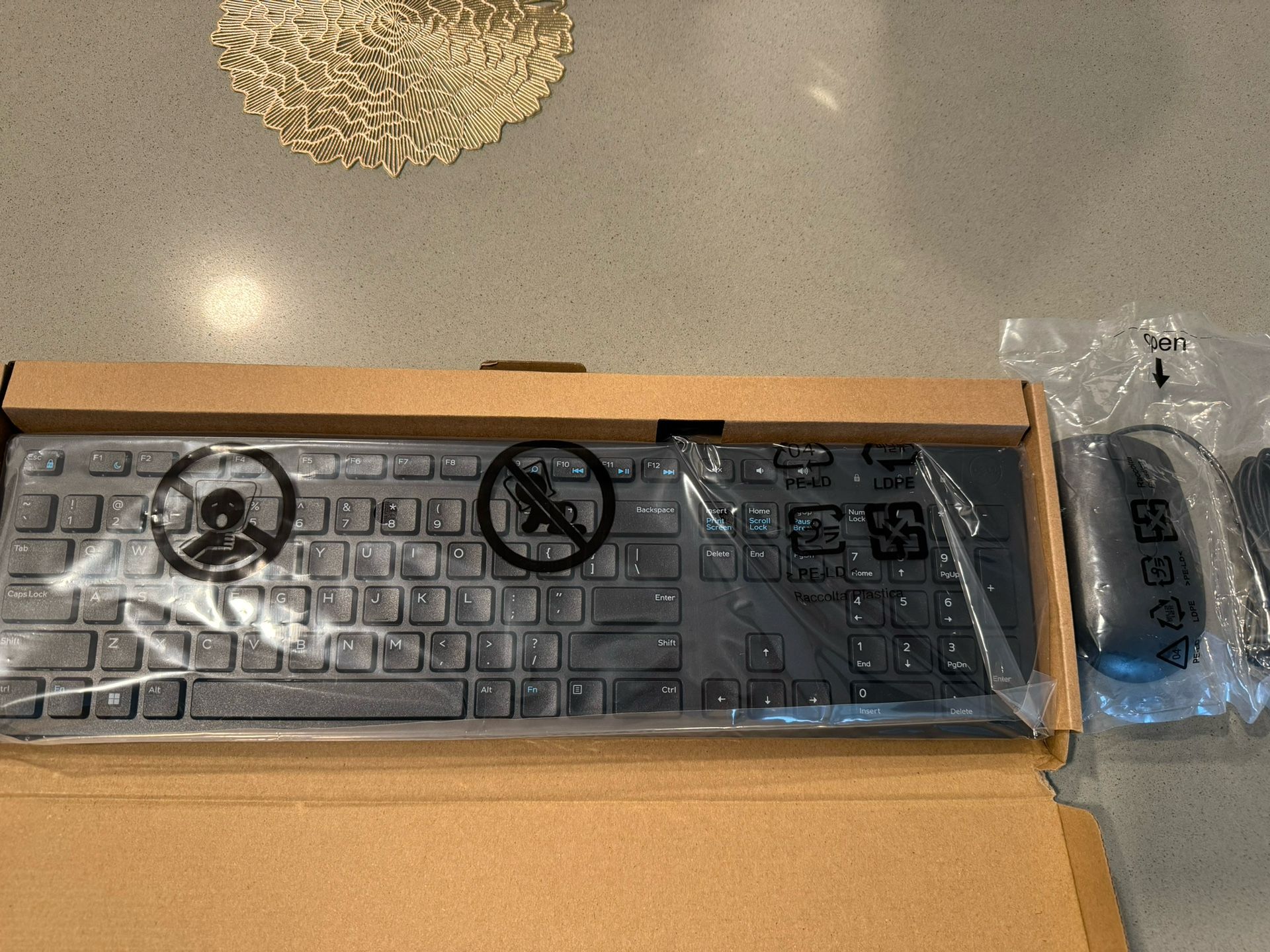 Brand New Out The Box Wireless Keyboard & Mouse 