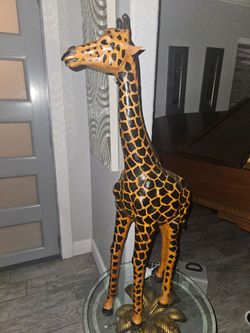 LEATHER GIRAFFE  ACCENT DECOR