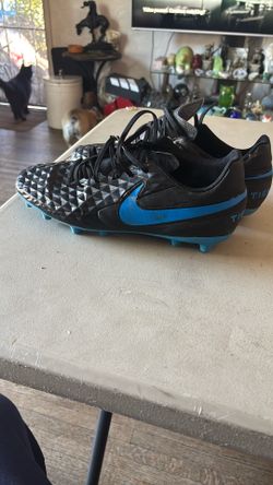 Nike Tiempo Soccer Shoes Size 10.5 
