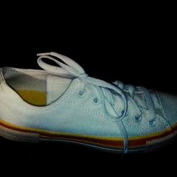 *NEW* ALL STAR CONVERSE OX   SIZE 8 WOMENS WHITE 