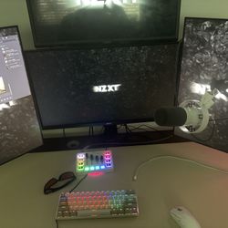 4-Monitor Bundle w/ Stand – Make an Offer