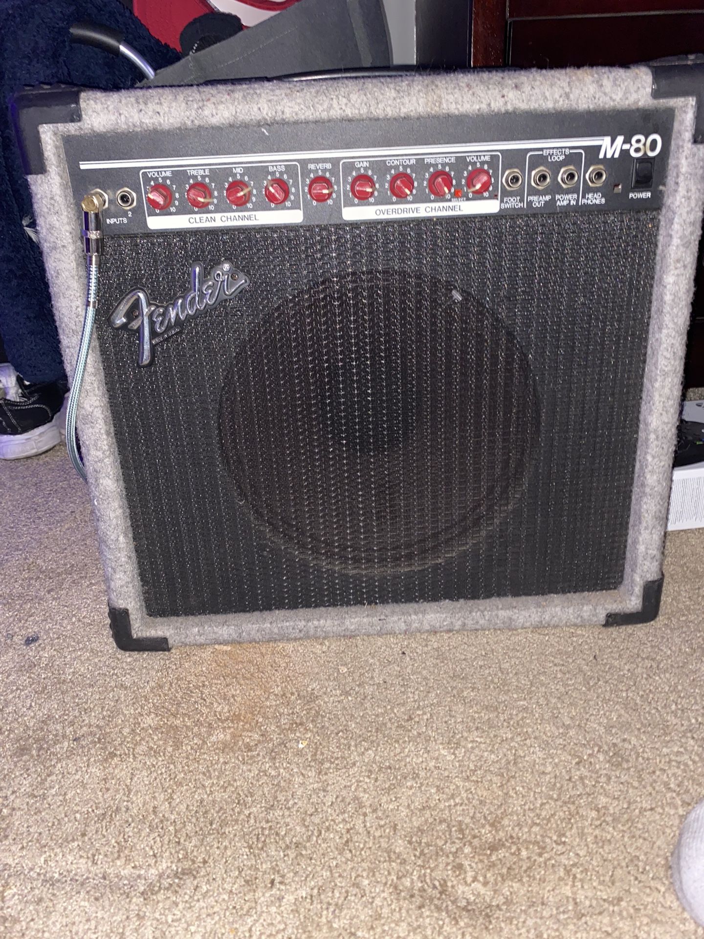 M80 Fender Amp (300W) - Ibanez Mikro Electric Guitar