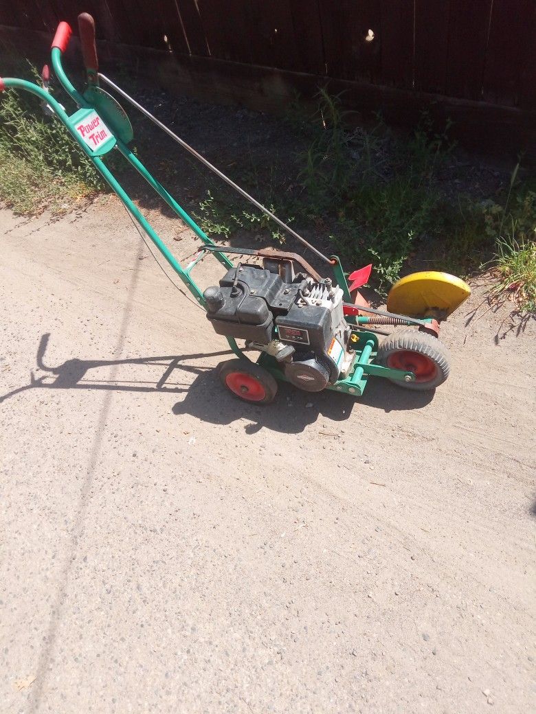 Trim Rite Edger Power Trim Edger 4.75 Hp for Sale in Visalia, CA - OfferUp