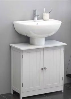 Under Sink Bathroom Cabinet with 2 Doors .