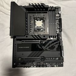 ASUS ROG CROSSHAIR X670E Hero