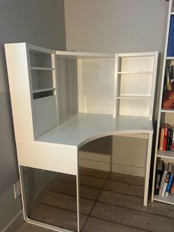 White corner deal