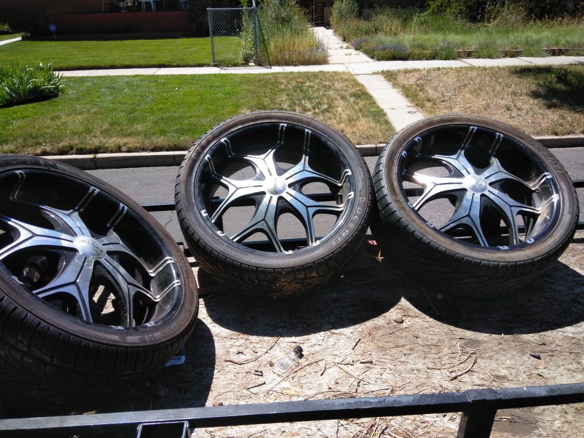 Tires 305 _35-24. 3 with meat