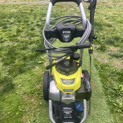 Honda / Ryobi Gas Has Pressure Washer 2800 PSI
