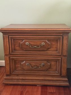 Pair of Thomasville 2 Drawer Nightstands (Legacy 1980)