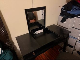 Vanity desk