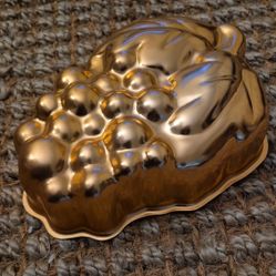 Vintage Grape Cluster Mold 