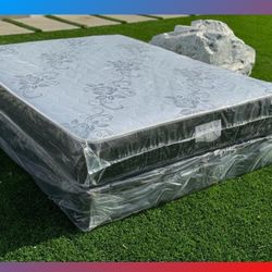 Queen size mattress/ Colchon