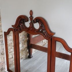 King /Solid Wood /Hand Carved