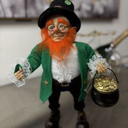 Hand Made Elves/ Elfos hechos a mano 