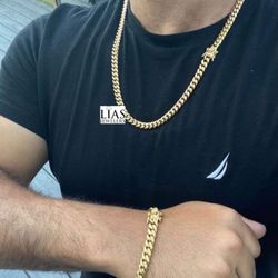 New 18k Yellow Gold Cuban Link Chain And Bracelet 