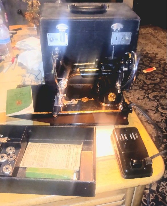 1937 Singer Potable Featherweight Electric Sewing Machine Vintage