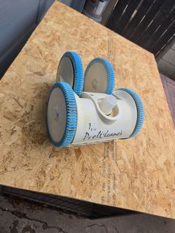 4 wheel pool cleaner