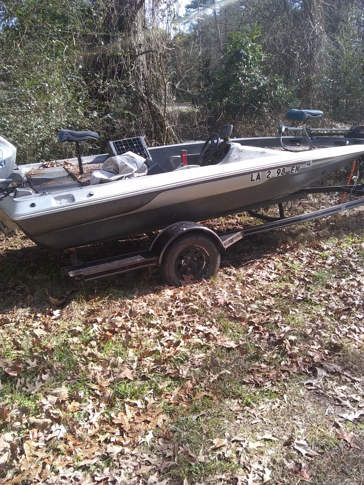 1996 supreme fiberglass boat. 115 Suzuki outboard motor