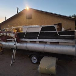 Pontoon Boat