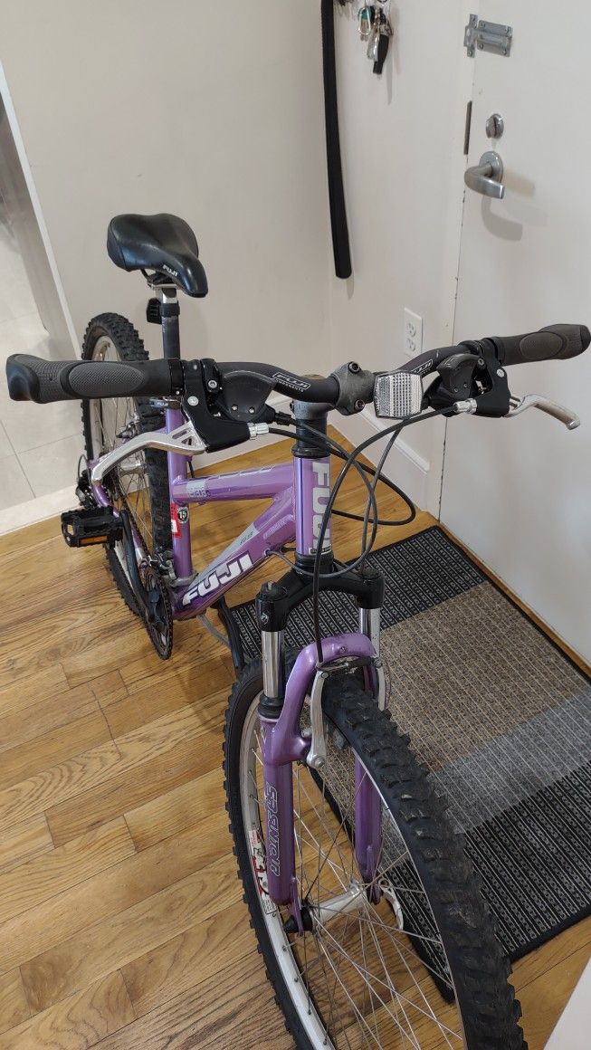 Fuji Nevada 4.0 Mountain Bike 15"