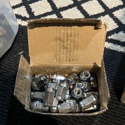 Lug Nuts 