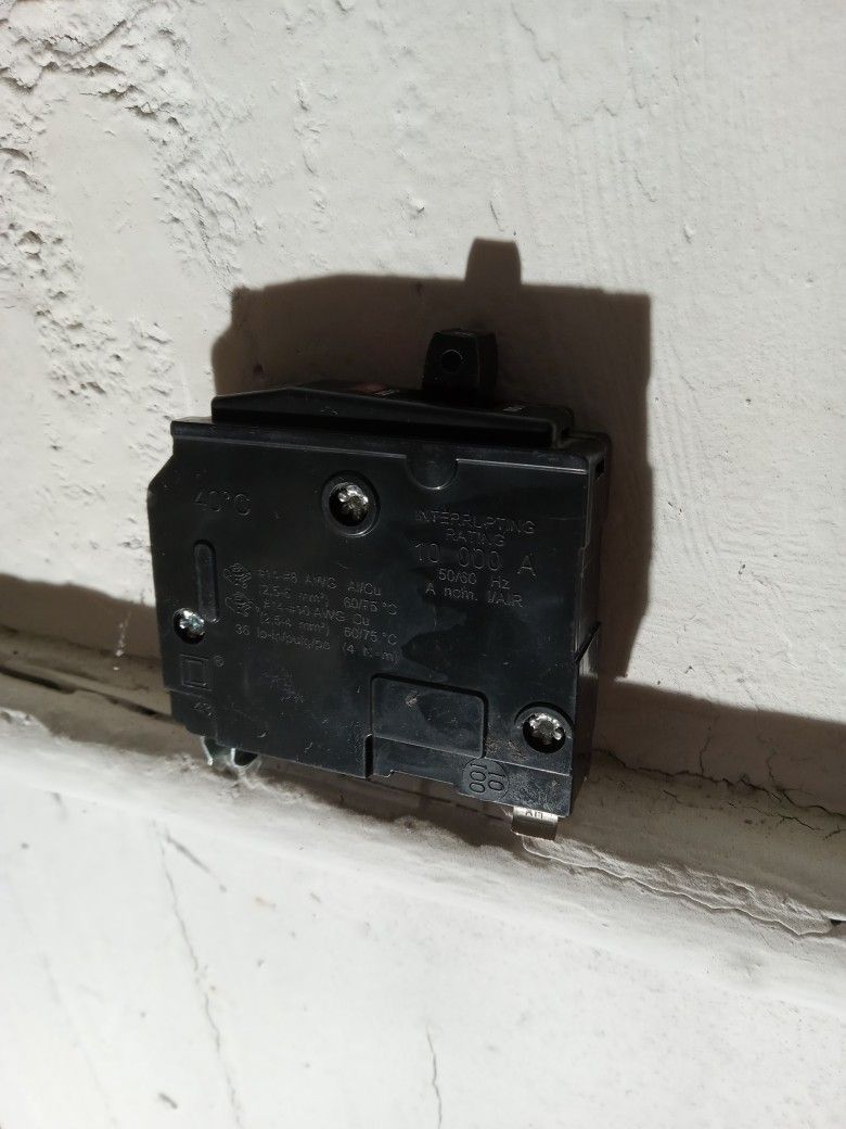 10-15amp 120/240 Breakers $100 For All