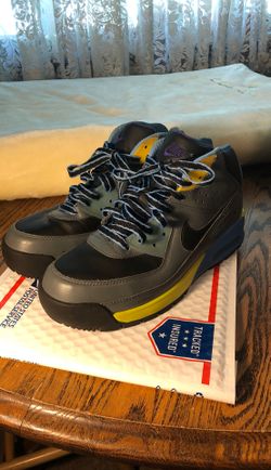 Nike Air MAX size 7Y