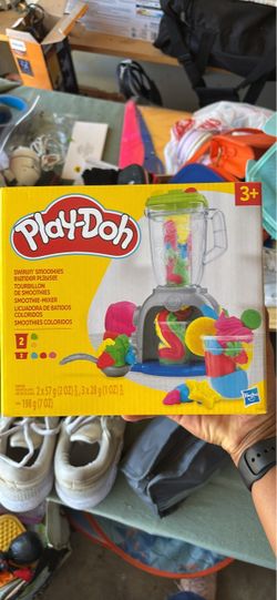 BRAND NEW Play-Doh Smoothie Toy