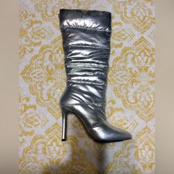 BRAND NEW!! Metallic Silver Knee-Hi Puffer Boots 🩶