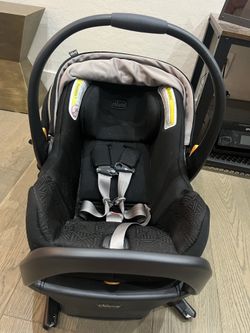 Chicco Car Seat with base