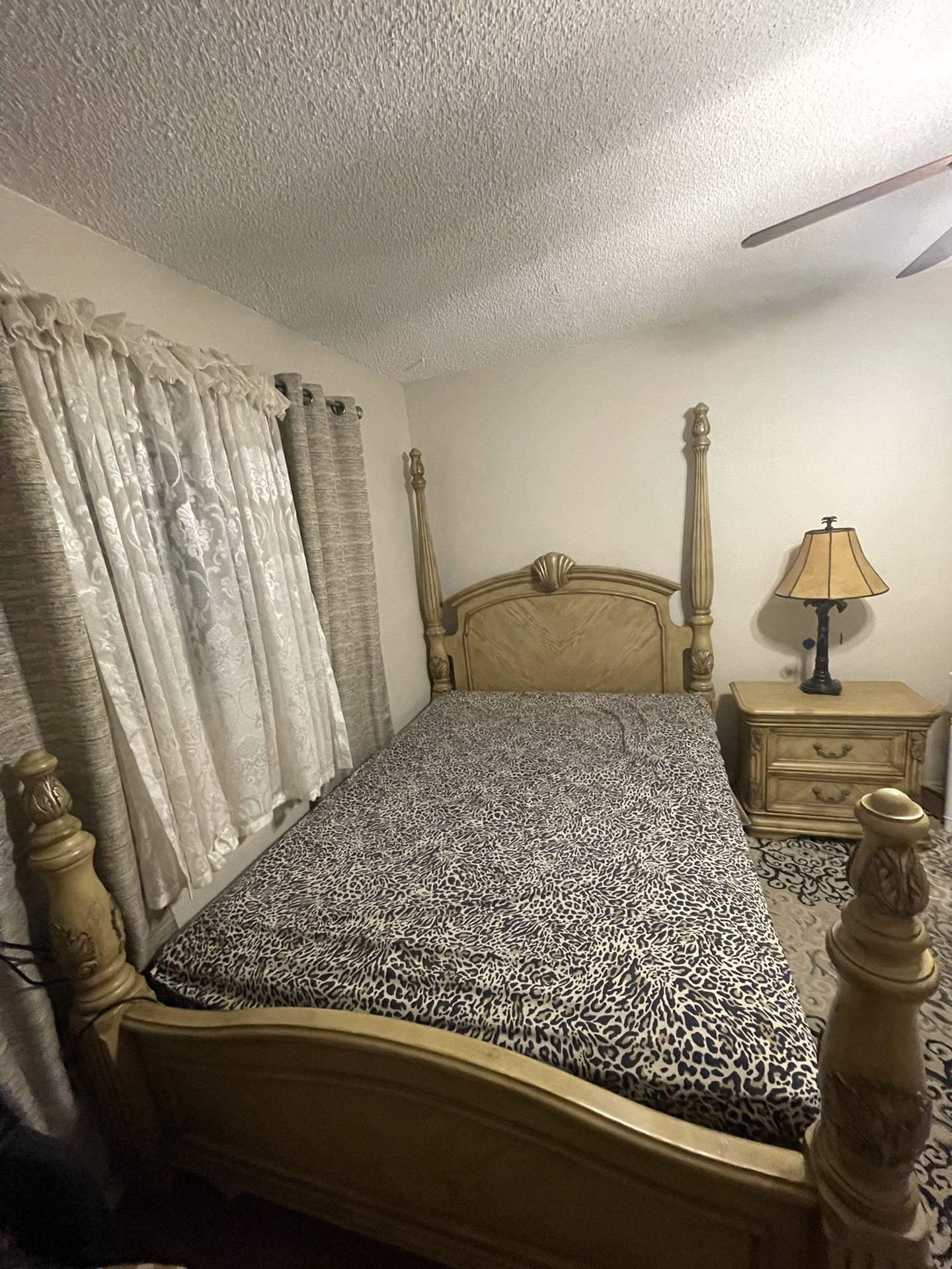 Queen Bed Set