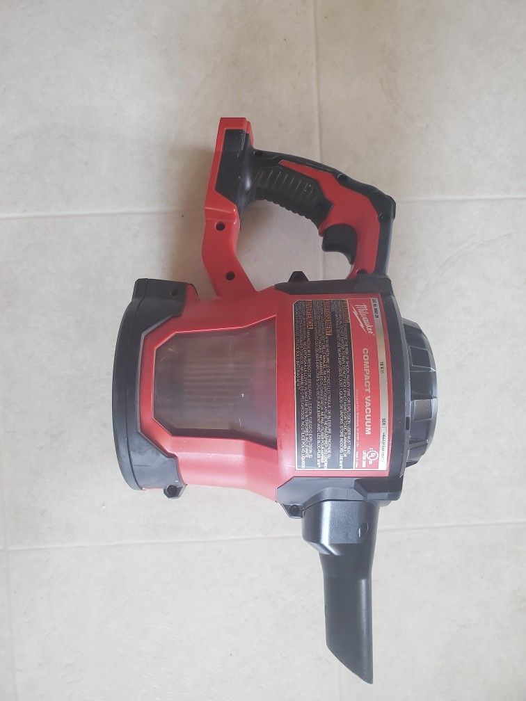 Milwaukee Vacuum M18
