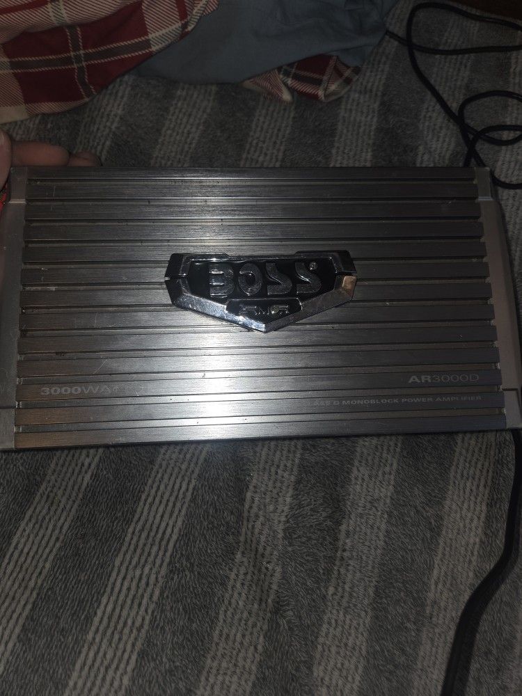 Boss Amp 3000 Watts Class D MONO