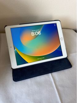 Apple iPad 5th Gen, 32GB, Fingerprint Touch ID, Cable & Charger,  A1822 (5th Generation iPad Tablet)