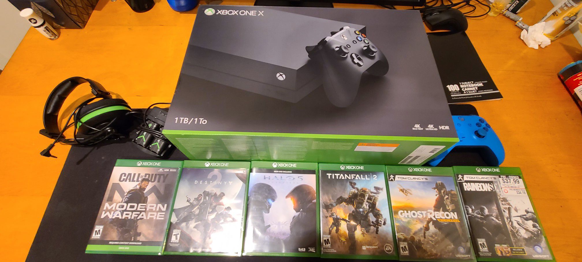 Xbox one X + 5 games/accessories