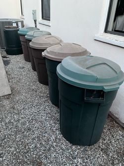 LOT of Rubbermaid Trash Cans