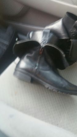 High top ..with side zipper, Kenneth Cole boots